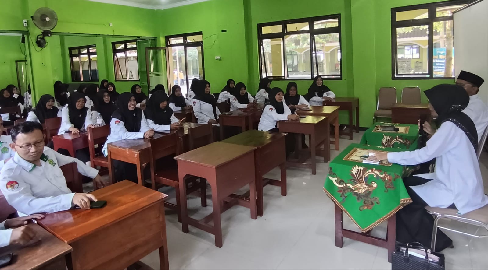 15_Pembinaan_Peningkatan_SDM_dan_Lingkungan_Kerja_Produktif.jpeg