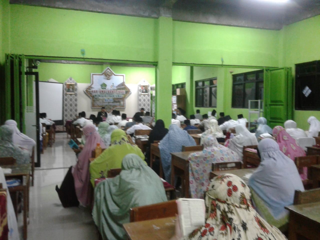 2_Siswa-Siswi_ICBS_Khatam_AL_Quran_dalam_Rangka_HAB_MIN_1_Banyumas.jpeg