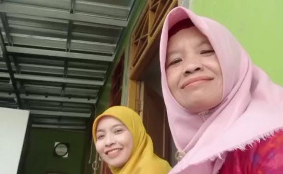 2__senyum_menanti_para_catin_yang_mau_menikah_di_kantor_kua.jpg