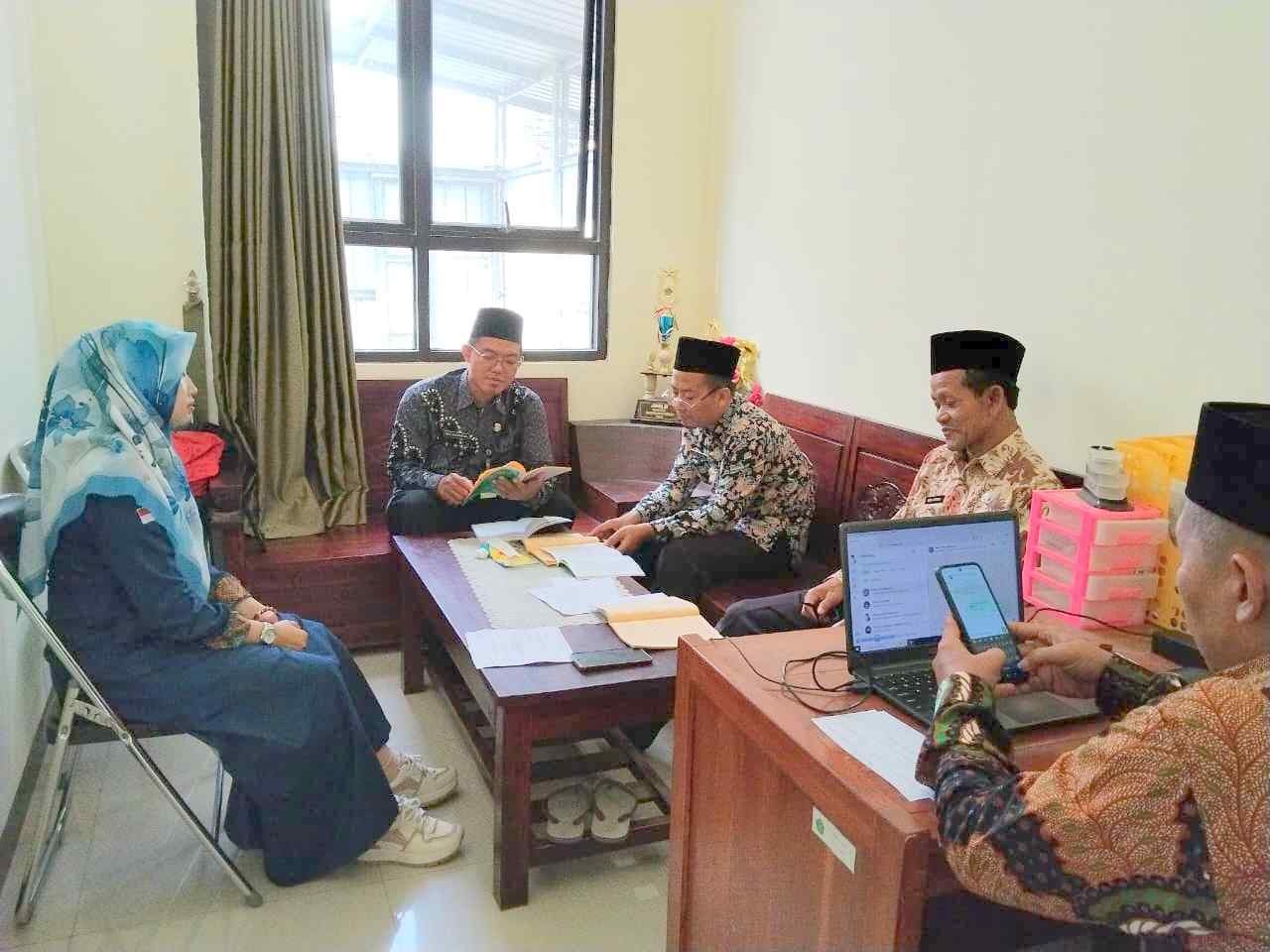 31__Kajian_Rutin_Kitab_Adabul_Alim_Wal_Mutaalim_11zon.jpeg