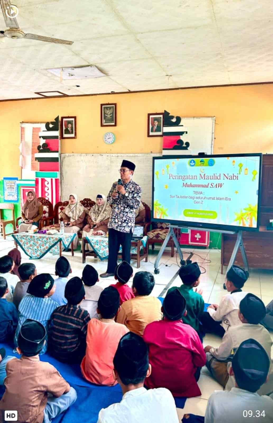 34__rais_Peringatan_Maulid_Nabi_di_SD_Tunjung_Kulon_11zon.jpeg
