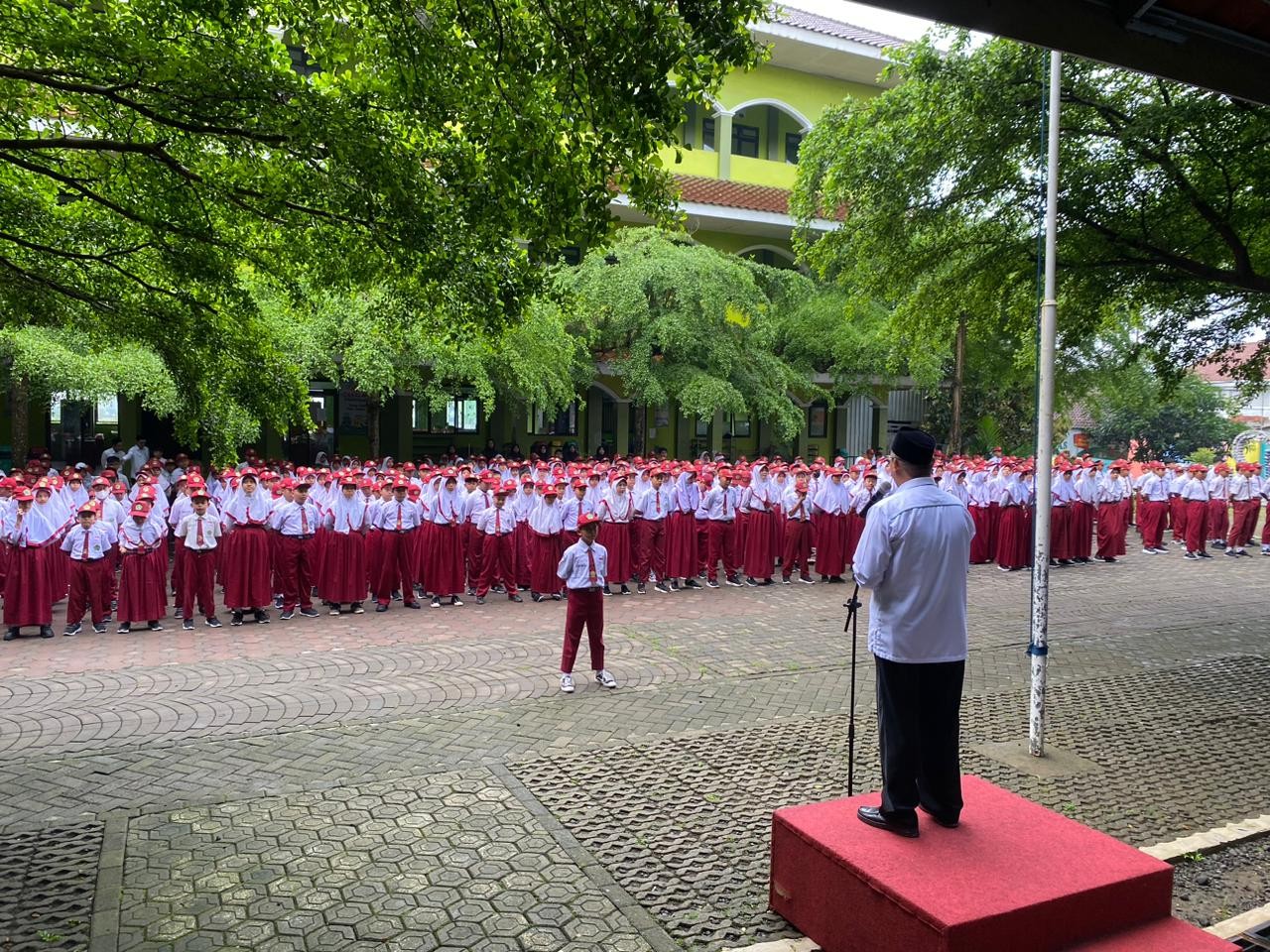 4_Back_to_School,_Bangun_Motivasi_dan_Karakter_Sejak_Hari_Pertama.jpeg