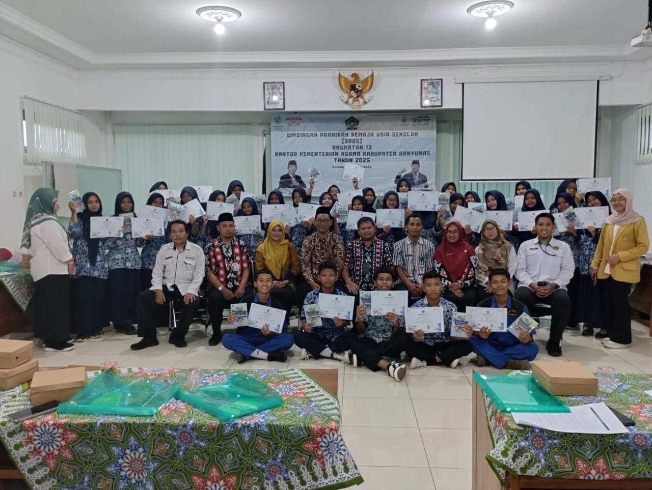 Gambar_WhatsApp_2025-10-21_pukul_18_50_09_45ea338b_11zon.jpg