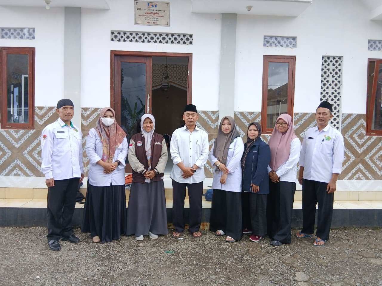 Gambar_WhatsApp_2025-11-11_pukul_14_48_21_c649349f_11zon.jpg