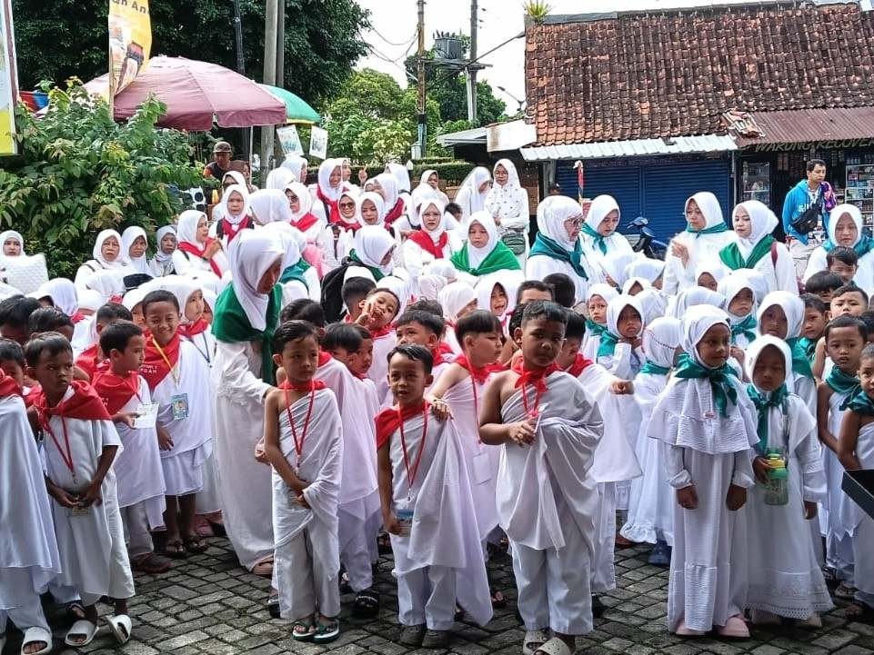 Gambar_WhatsApp_2025-12-04_pukul_10_45_27_ec8dce88_11zon.jpg