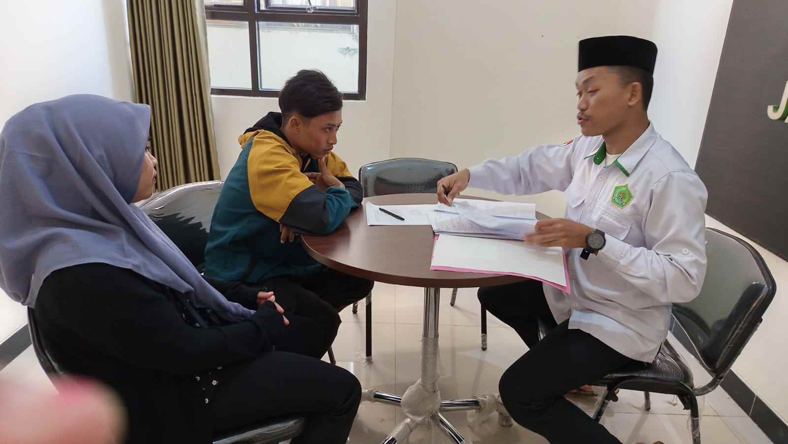 Pemeriksaan_Nurul_Aini_,_Gentawangi_11zon.jpeg
