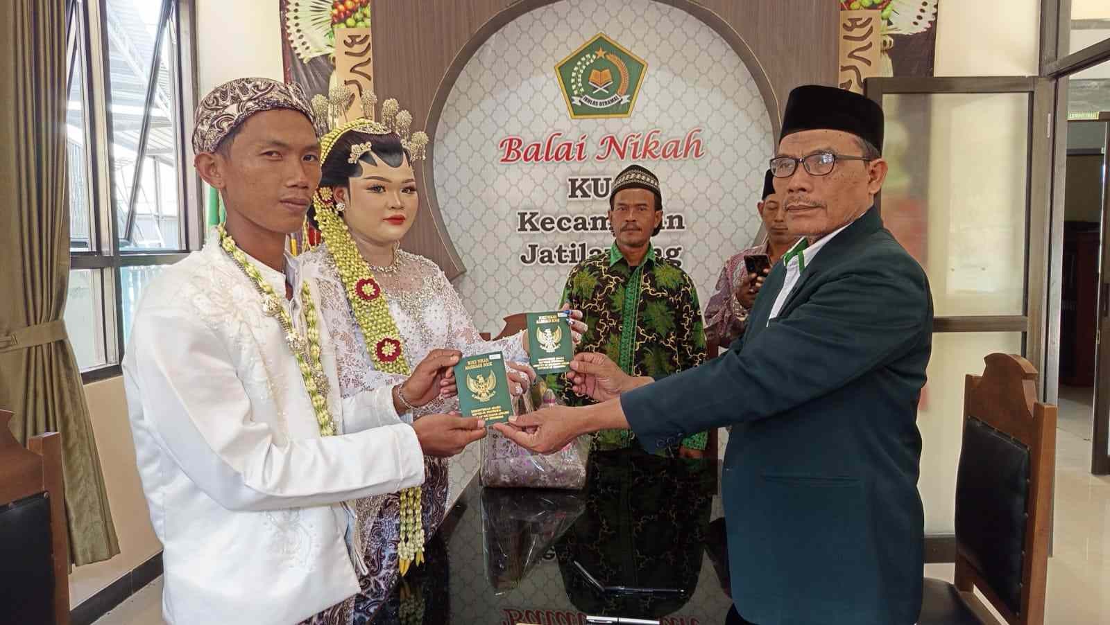 Rizky_Romadhon_dan_Eka_Agustina_Untari__Tinggarjaya_kua_11zon.jpeg