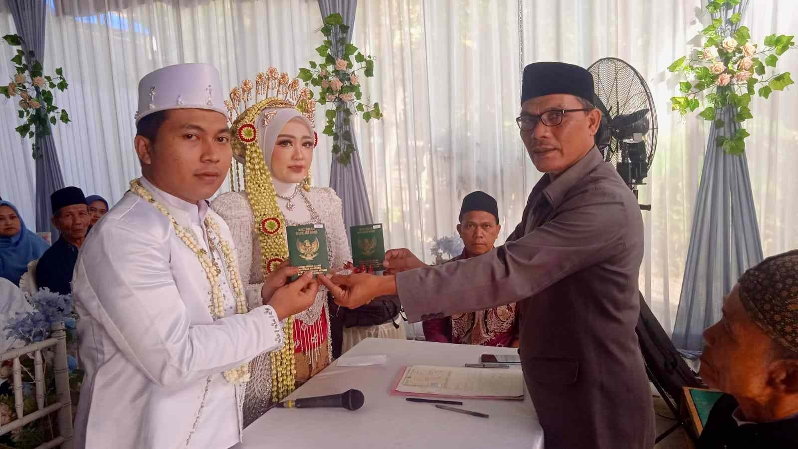 Salimun_Samini_di_Tunjung_11zon.jpeg