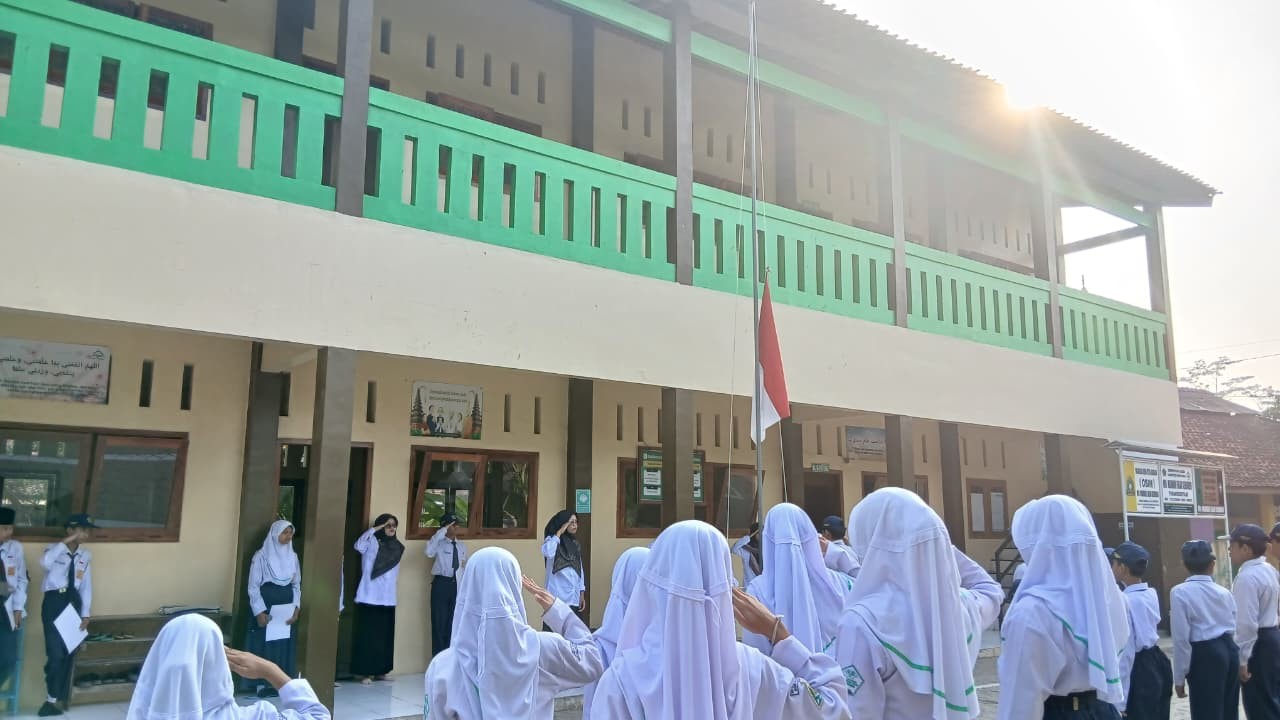Upacara_bendera.jpeg