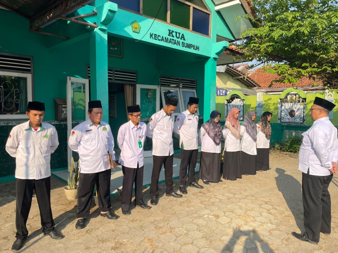 KUA Sumpiuh Gelar Apel Pagi: Bahas SKP TW 3, EWS Si Rukun, hingga Hasil Sosialisasi Itjen Kemenag WhatsApp_Image_2026-07-13_at_08_10_071.jpeg