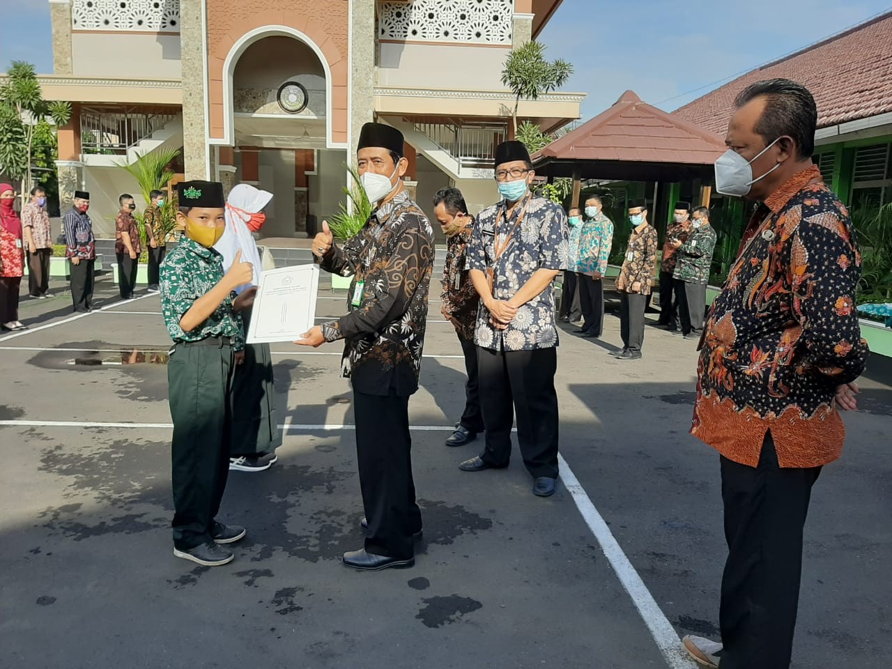 bantuan.jpg
