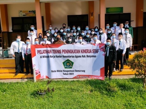 Diklat Teknis Kehumasan dan Peningkatan Kinerja Staf TU MIN 1 Banyumas diklat.jpg