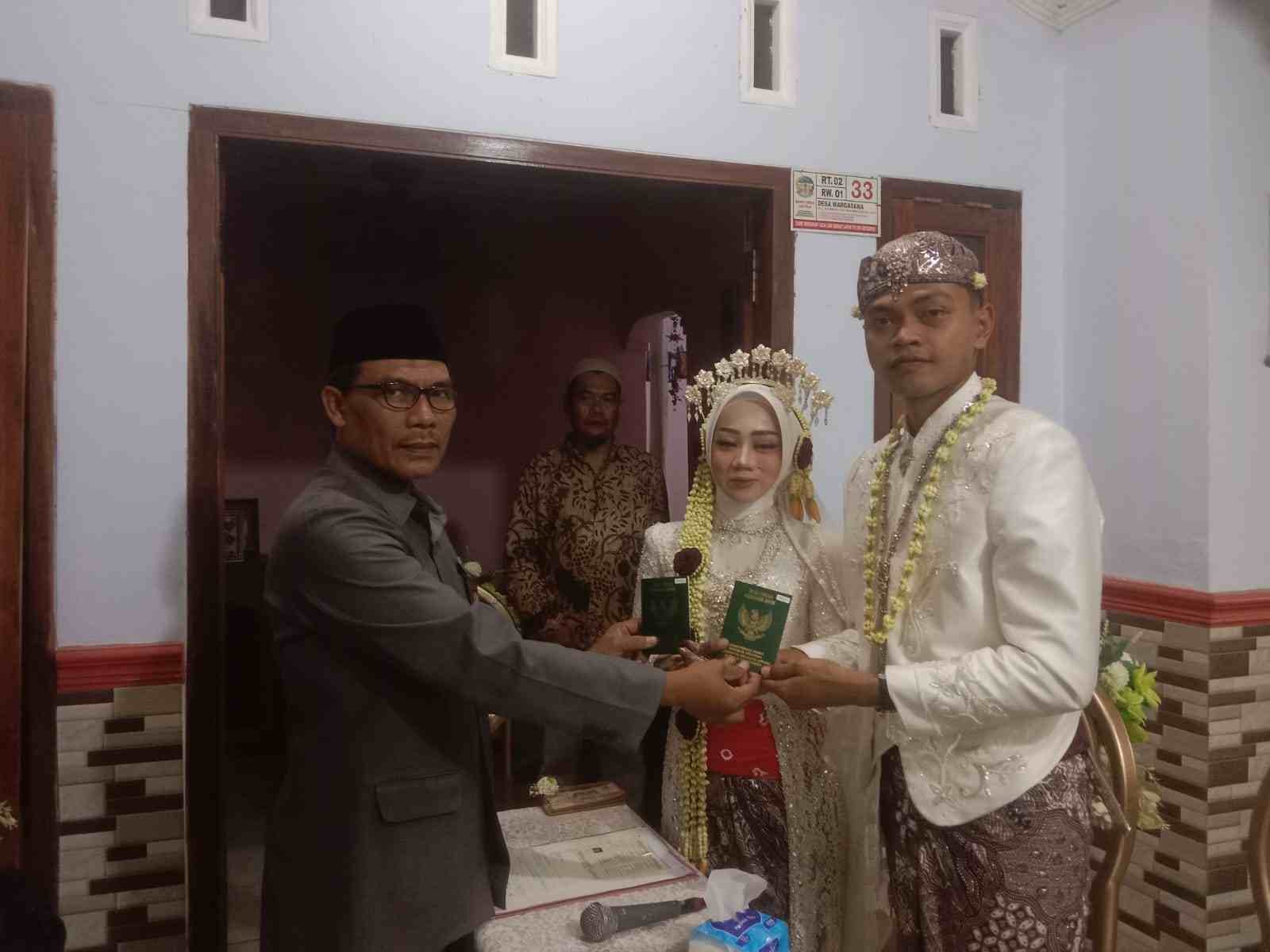 izul_IMAM_EDI_SAPUTRA_dan_SHAFA_SALSABILA_JACINDA_margasana_11zon.jpeg