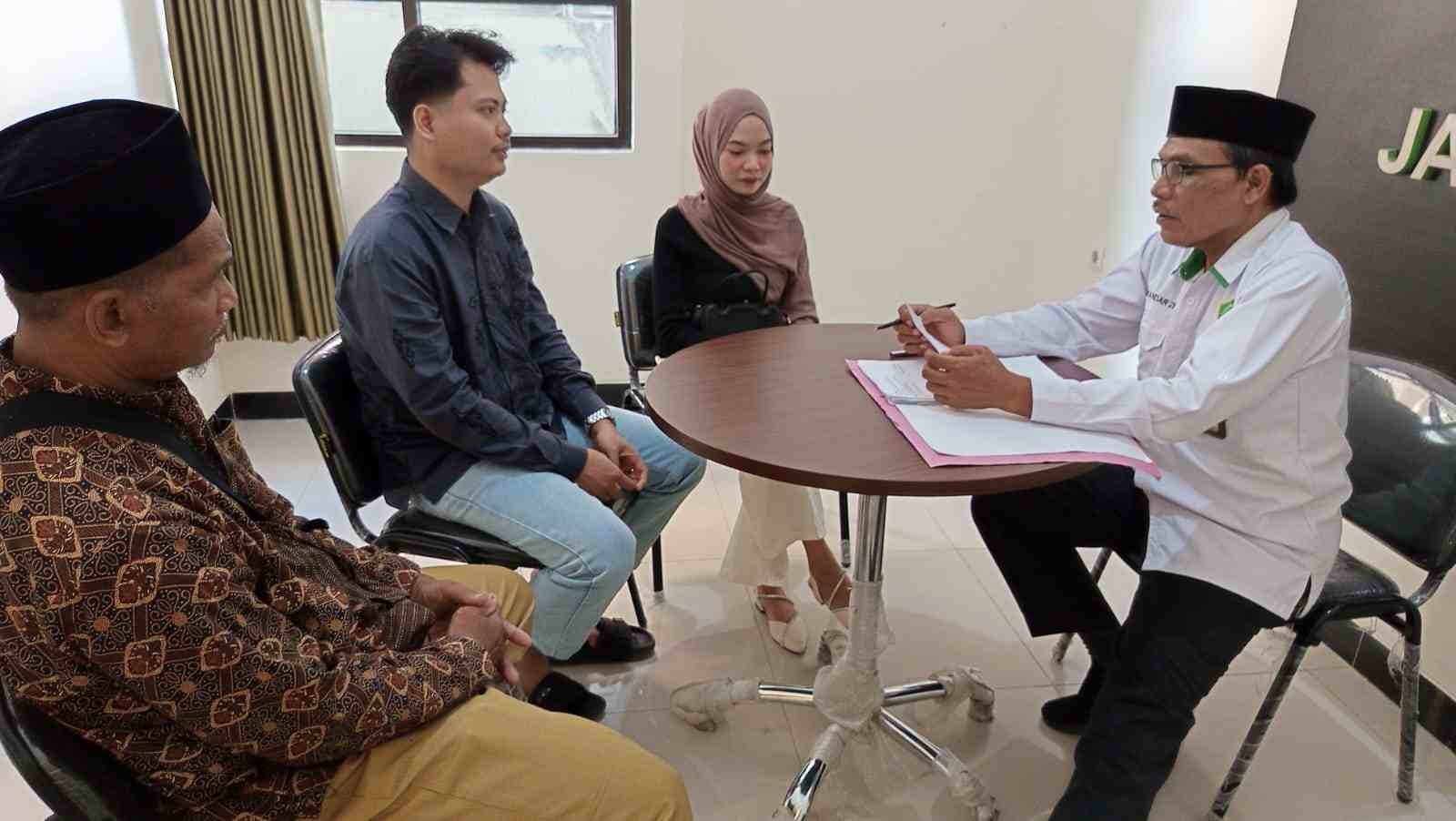 izul_Pemeriksaan_berkas_an_Anang_Agus_Septian_dan_Irene_Meiliadina,_Tinggarjaya_11zon.jpeg