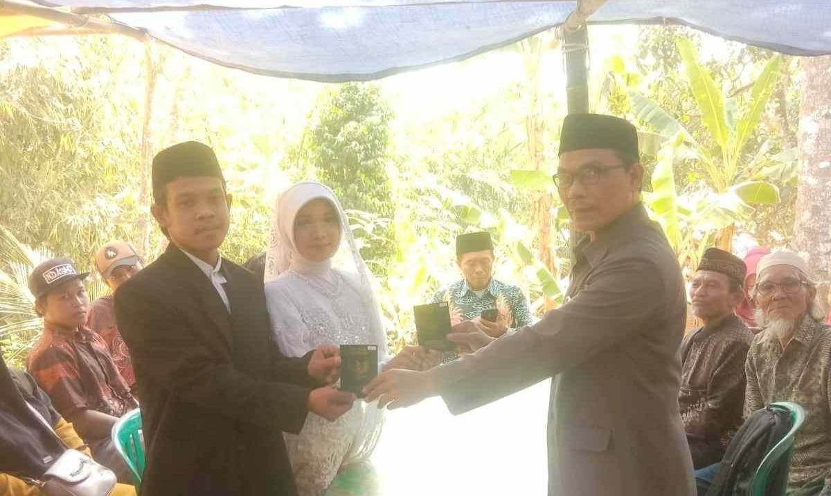 izul_anom_suroto_dwi_puji_pekuncen_11zon_11zon.jpeg