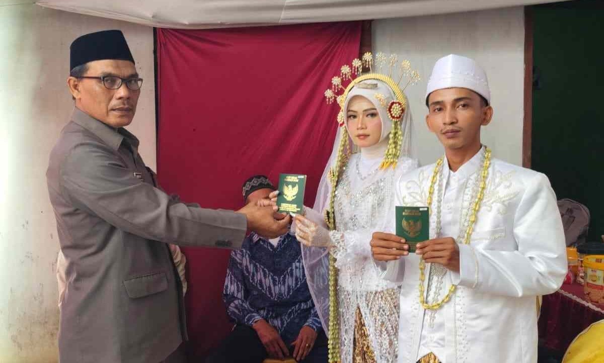 muhamad_setiawan_dina_turfatmawati_di_bantar_11zon1.jpeg
