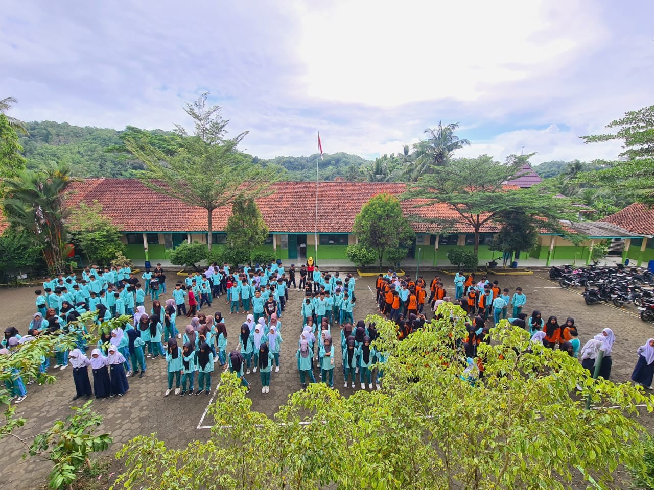 pembukaaan_classmeet.jpeg