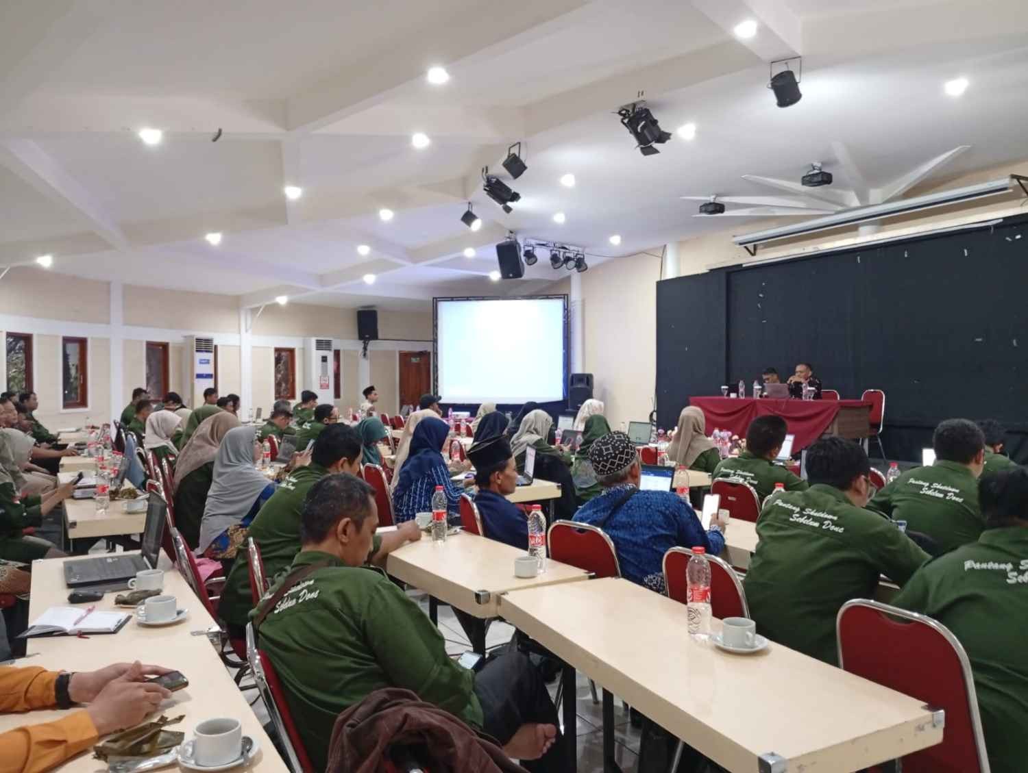 rapat_.jpg