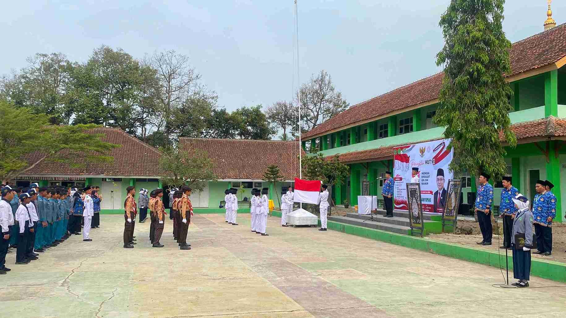 upacara_HUT_RI_11zon.jpg