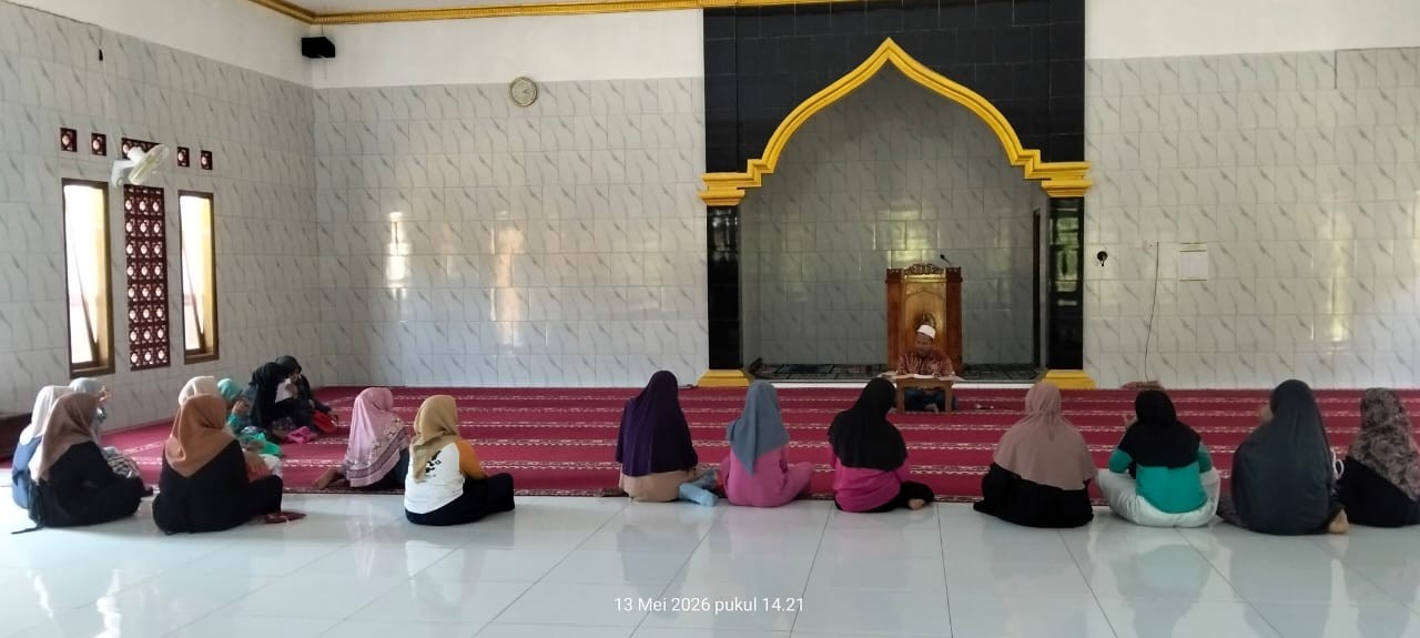 Perkuat Ketahanan Mental, Penyuluh KUA Gumelar Ajak Jamaah MT Sifaul Qulub Teladani Sikap Sabar
