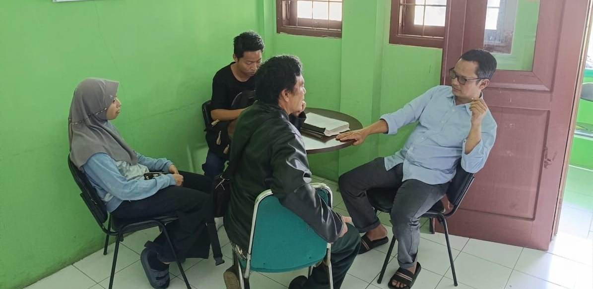KUA Ajibarang dampingi Proses Masuk Islam Calon Suami Warga Tipar Kidul