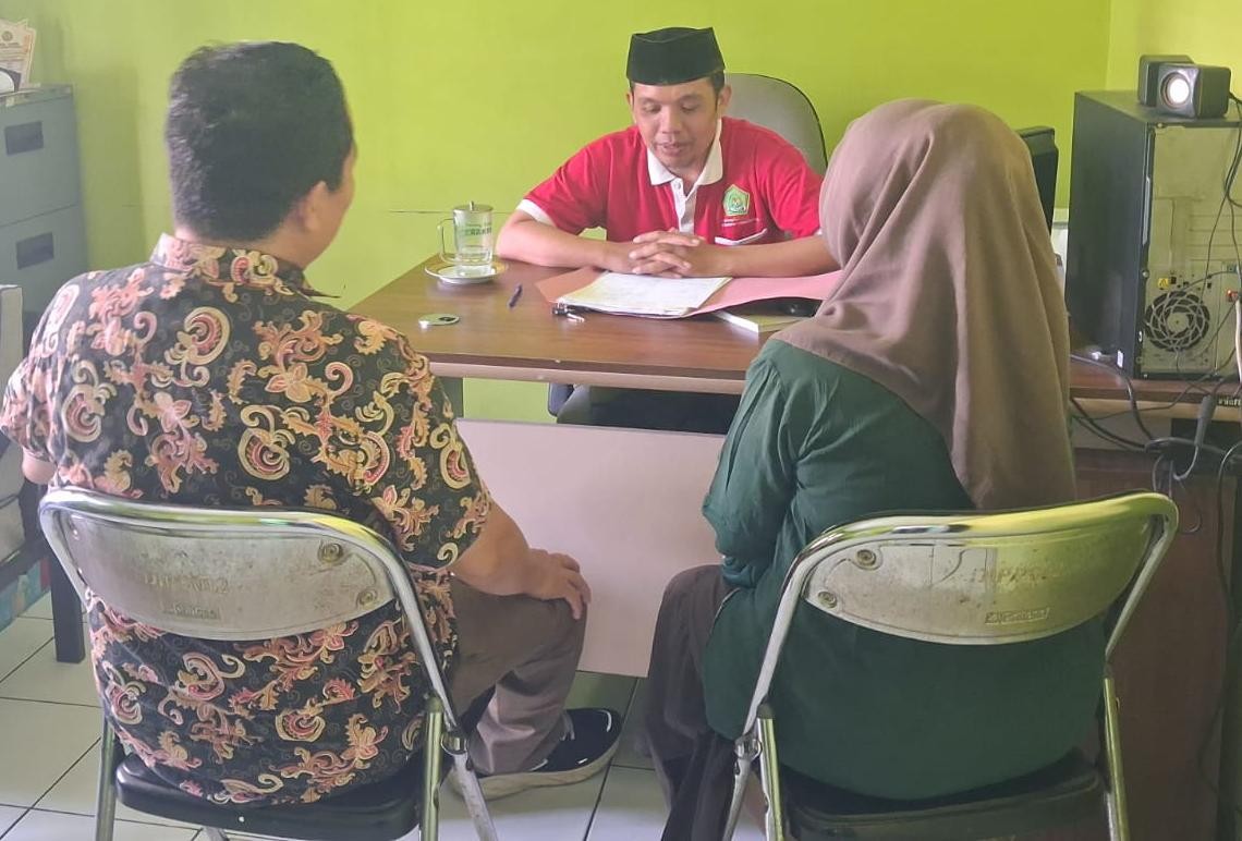 KUA Periksa Berkas Pernikahan Catin Kelurahan Kober
