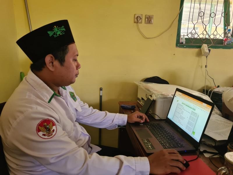 Tingkatkan Mutu Pendidik, Guru MTs Maarif NU 1 Purwojati Ikuti Asesmen Kompetensi (AKGTK)