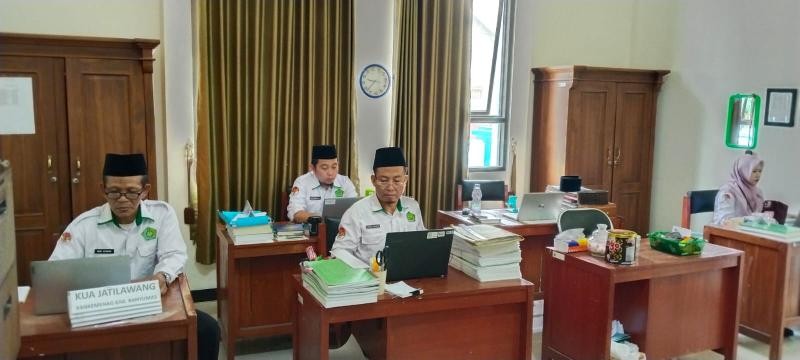  Integritas Penyuluh KUA Jatilawang di Awal Hari Kerja, Laksana Pelari di Garis Start