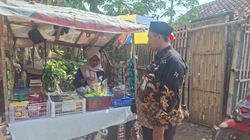Dorong Ekonomi Warga, Penyuluh Agama Dampingi Pedagang UMKM di MIMA NU Banjaranyar